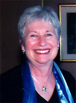 Above: Linda Kurtz, NCJW Board member; scholarship recipient