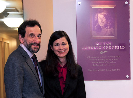 Carl and Gay Grunfeld with plaque commemorating Miriam Schultz Grunfeld