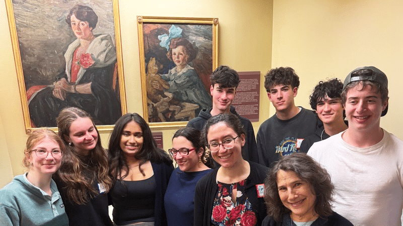 In San Fransisco, students learn a story of resilience with the portraits of Serena Manovill (1891 – 1976) and daughter Lily Manovill (1920 – 1987). 
